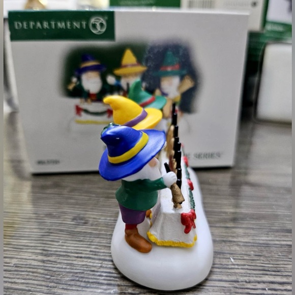 SOLD - Department 56 Christmas Bell Choir/Chior - Picture 4 of 7